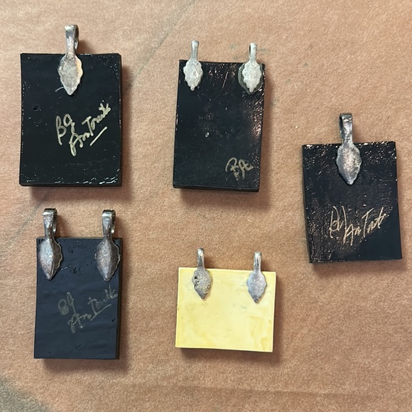 5 vintage Hand made wooden “tree” pendants - Picture 2 of 4